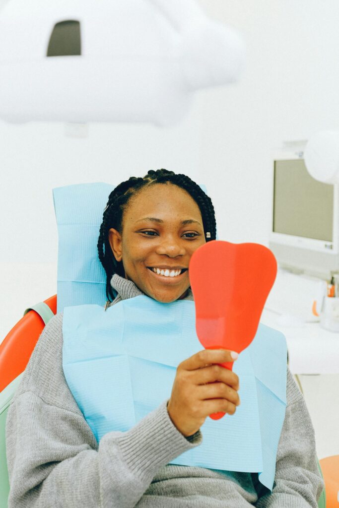 زيارتك الأولى لعيادة أسنان في جدة — ماذا تتوقع وكيف تستعد 2026 1 Welcoming dental clinic reception and first consultation visit at AQUA Dent Clinics, Jeddah